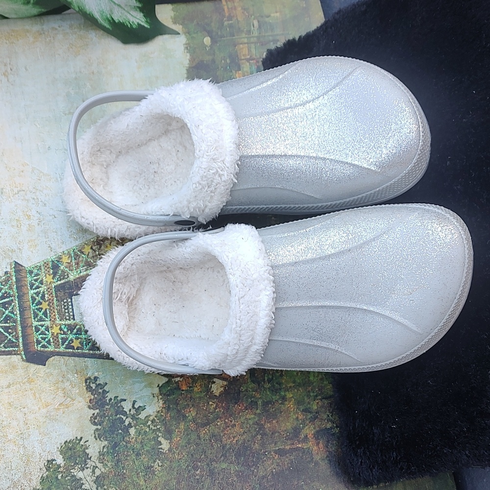 SILVER SHOES - Picture 3 of 7